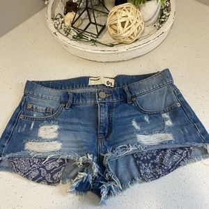 Flirty festival Jean shorts